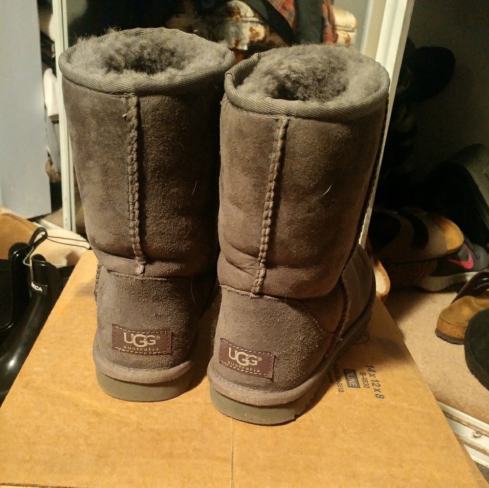 Grey uggs size 6